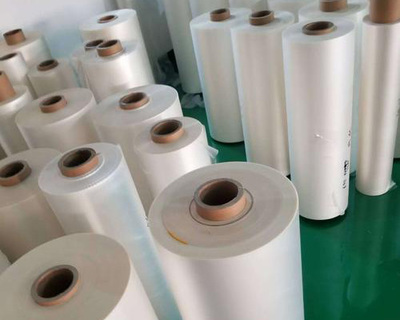 企业宣传册封面覆光膜与哑膜的优劣对比